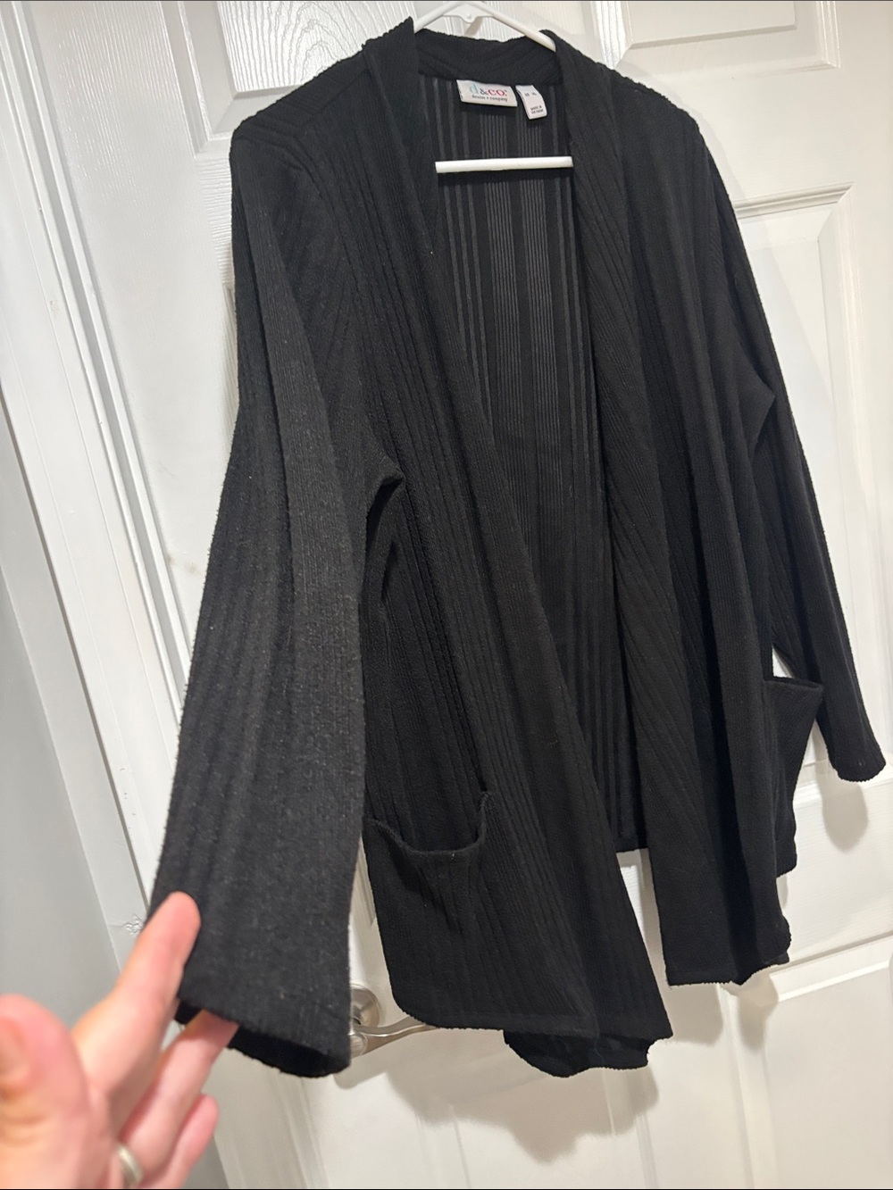 D & CO Black Open-Front Ribbed Women's Cardigan Sweater with Pockets